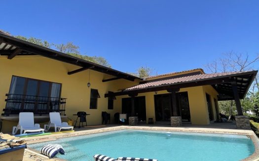 Casa Amarilla